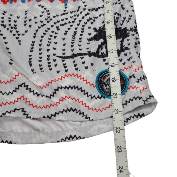 O’Neill Winter Sweater Print Red White & Blue Board Shorts Men's Size 38 EUC - Picture 12 of 13